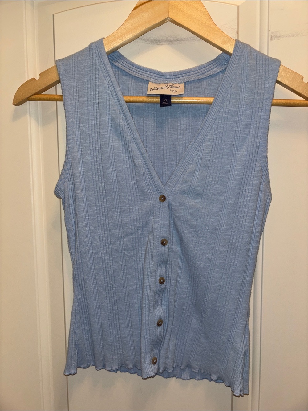 Universal Thread Sky Blue Ribbed Sleeveless Button-Front Top